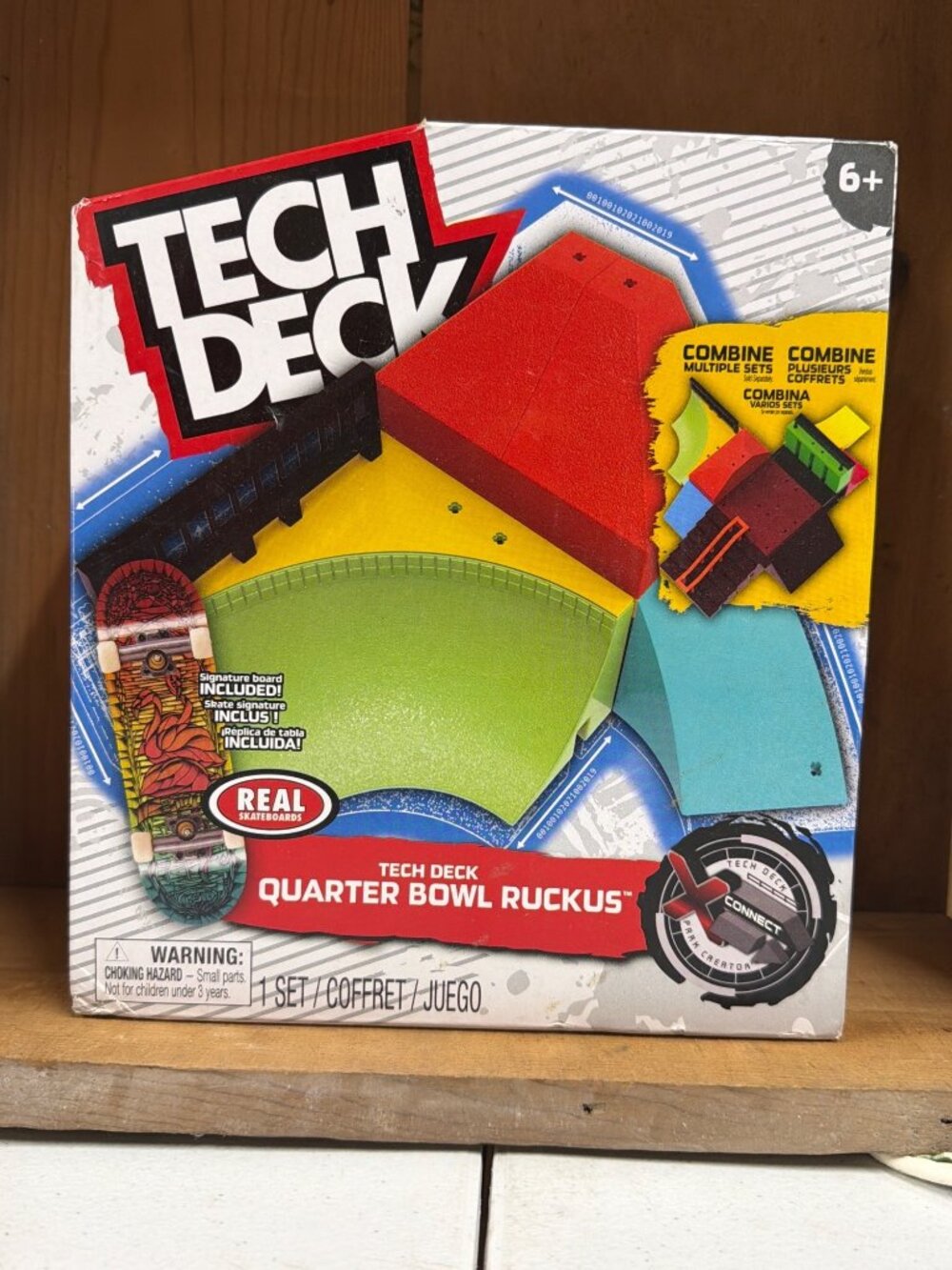Tech Deck Quarter Bowl Ruckus Fingerboard Skatepark Set With Signature Board